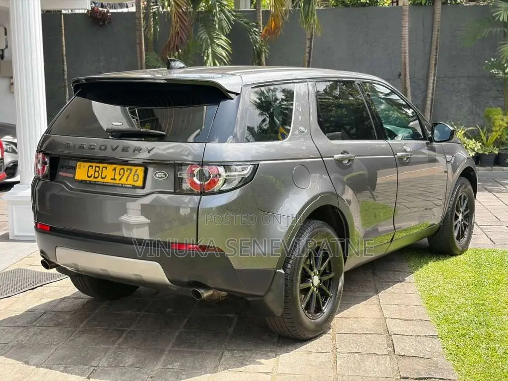 Land-Rover Discovery Sport 2018 SUV (Used)