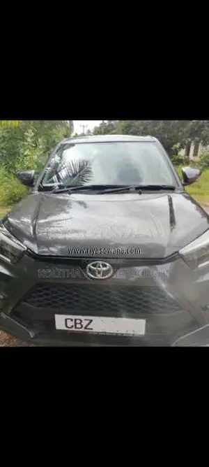 Toyota Raize 2025 SUV (Used)