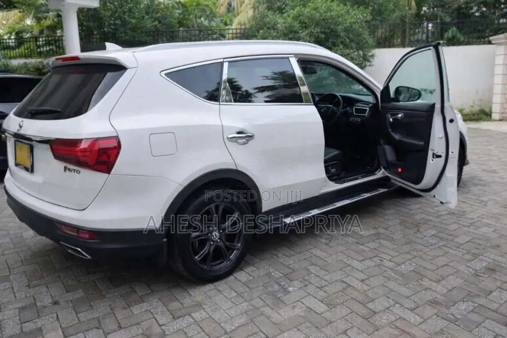 DFSK Glory I-Auto 2023 SUV (Used)