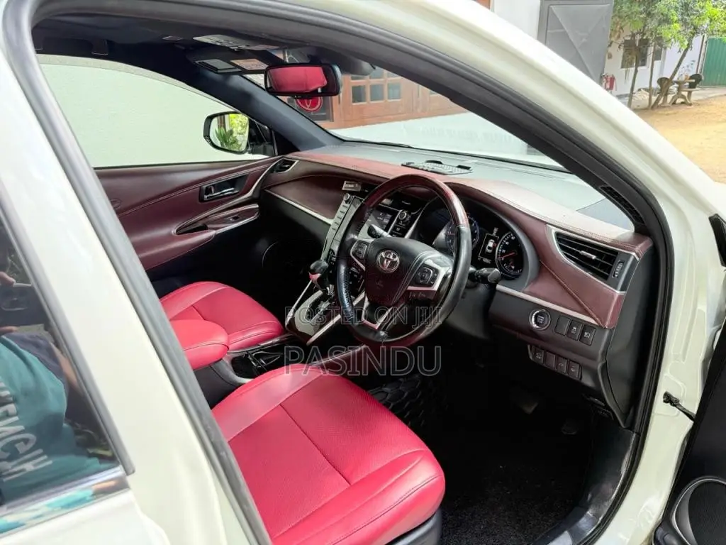 Toyota Harrier 2015 SUV (Used)