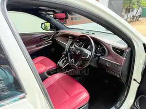 Toyota Harrier 2015 SUV (Used)
