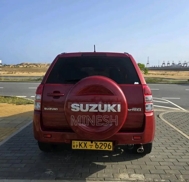 Suzuki Grand Vitara 2L VVT 2013 SUV (Used)