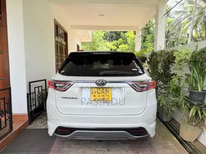 Toyota Harrier 2015 SUV (Used)