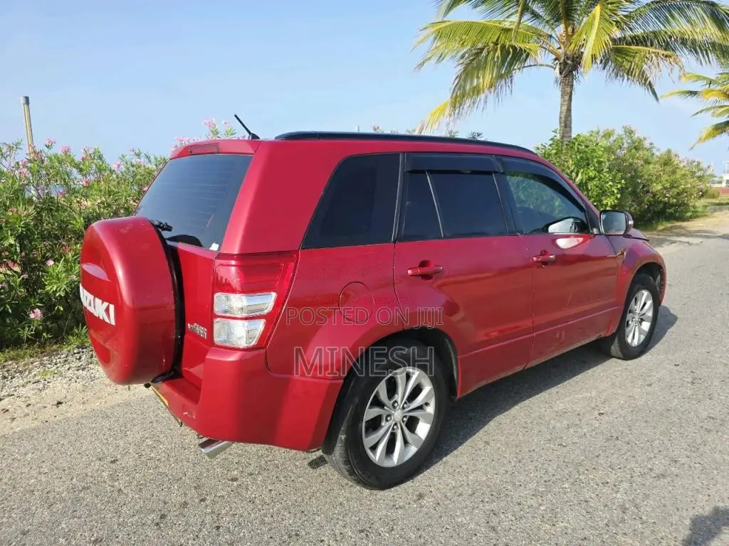 Suzuki Grand Vitara 2L VVT 2013 SUV (Used)