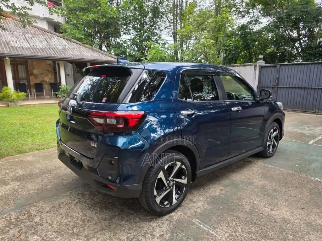 Toyota RAIZE HYBRID 2025 SUV Unregistered (Recondition)