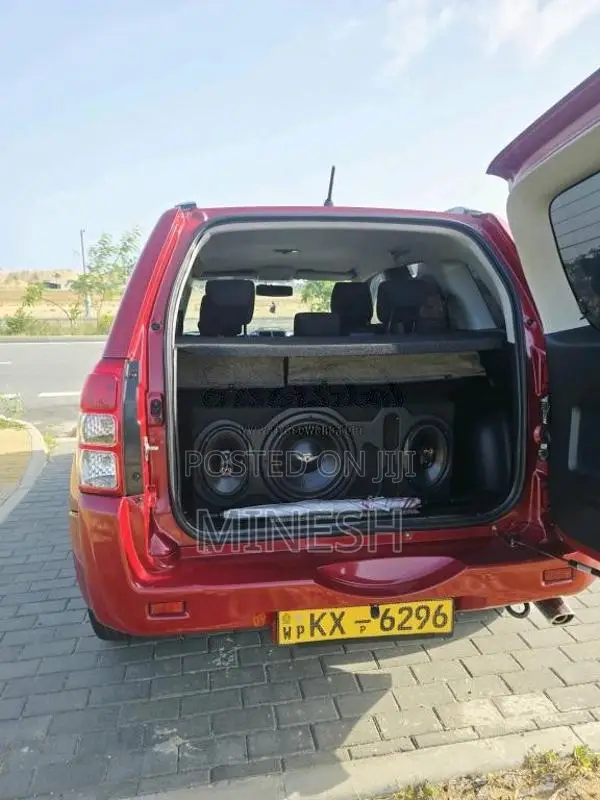 Suzuki Grand Vitara 2L VVT 2013 SUV (Used)