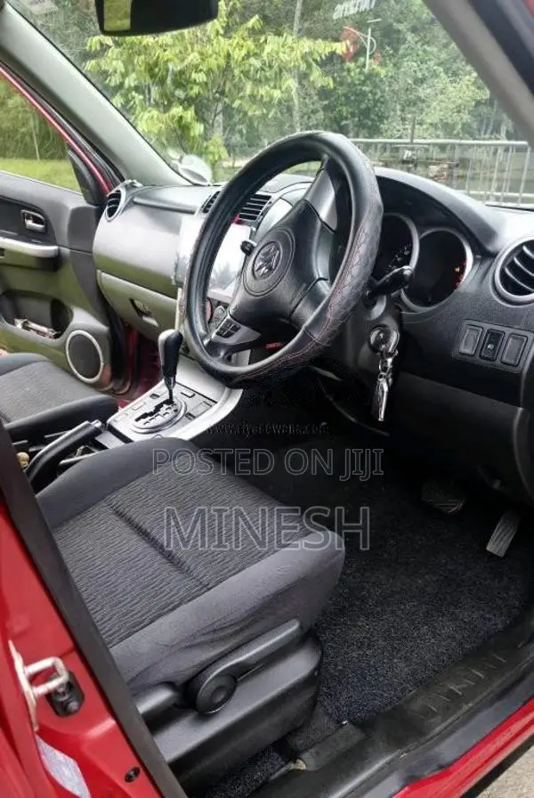 Suzuki Grand Vitara 2L VVT 2013 SUV (Used)