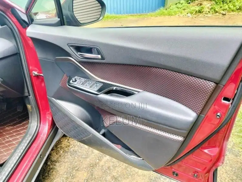 Toyota Chr Nxg 10 2018 SUV (Used)