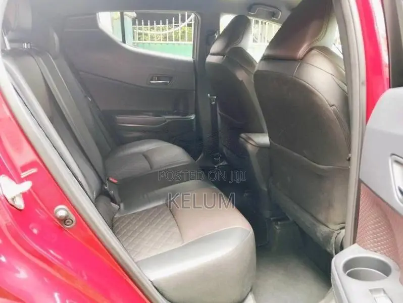 Toyota Chr Nxg 10 2018 SUV (Used)
