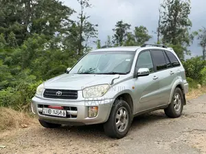 Toyota RAV4 2000 SUV (Used)