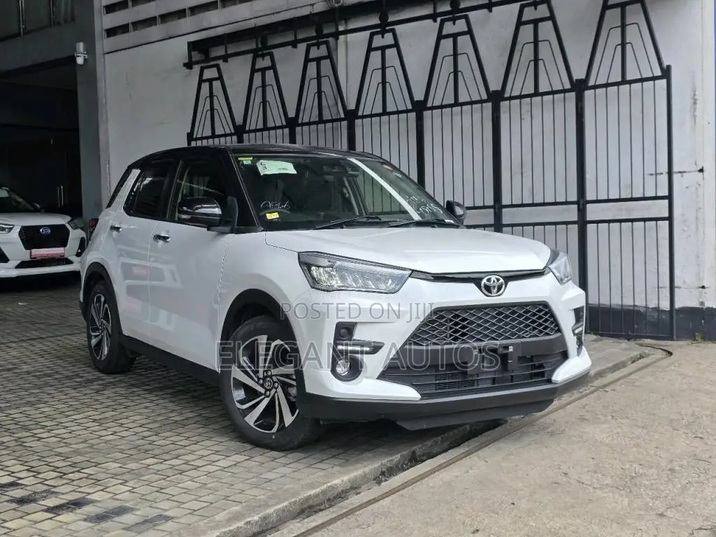 Toyota Raize 2025 SUV (Used)