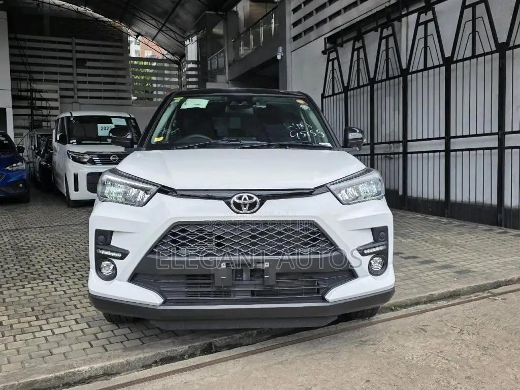 Toyota Raize 2025 SUV (Used)