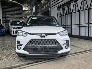 Toyota Raize 2025 SUV (Used)
