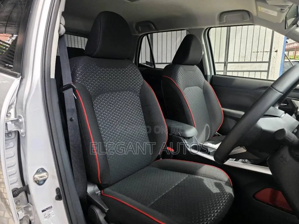 Toyota Raize 2025 SUV (Used)