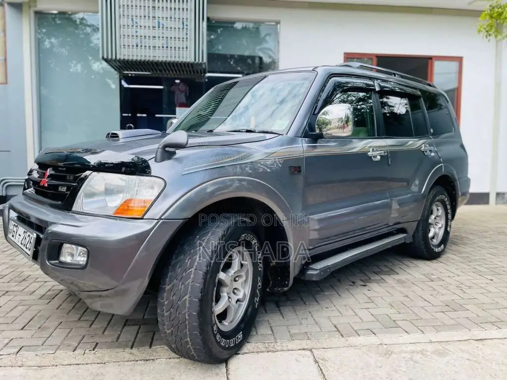 Mitsubishi Montero 2002 SUV (Used)