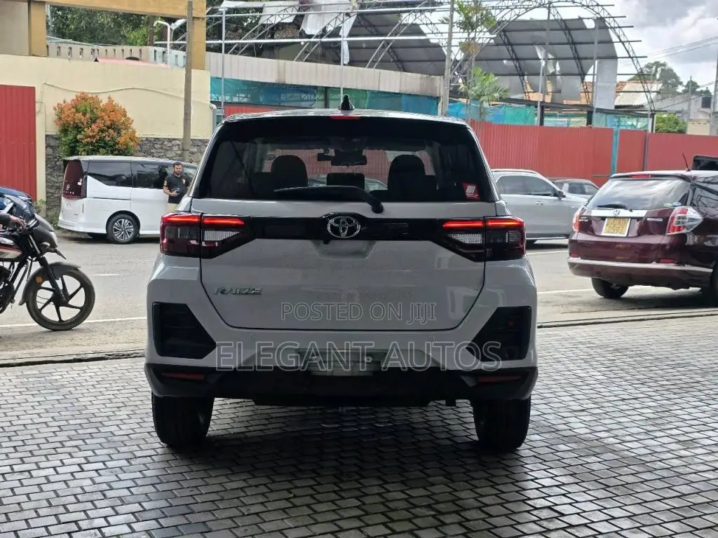 Toyota Raize 2025 SUV (Used)