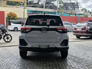 Toyota Raize 2025 SUV (Used)