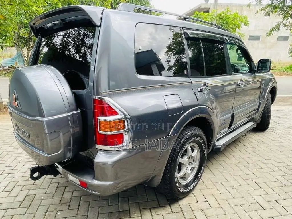Mitsubishi Montero 2002 SUV (Used)