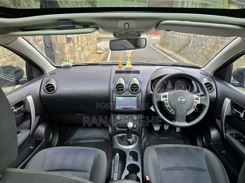Nissan Qashqai 2011 SUV (Used)