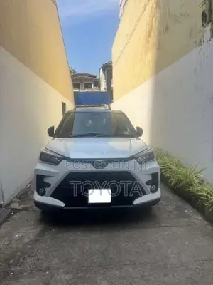 Toyota Raize Hybrid BSM 2025 SUV (Used)