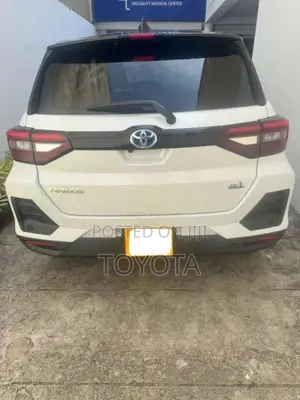 Toyota Raize Hybrid BSM 2025 SUV (Used)