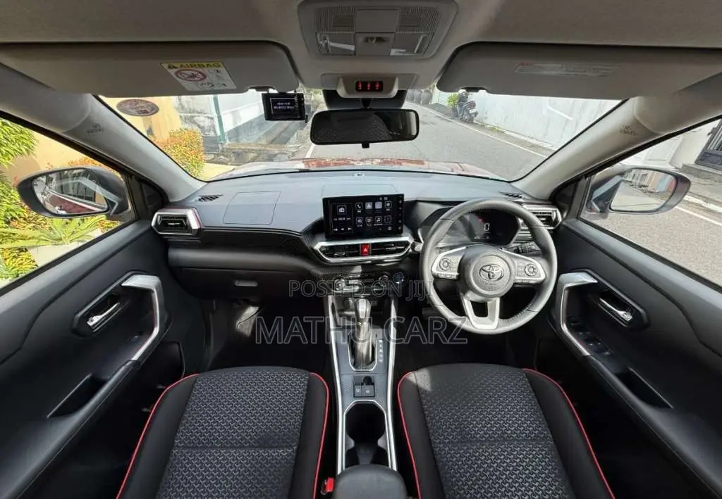 Toyota Raize 1 2L Hybrid Red 2025 SUV Unregistered (Recondition)