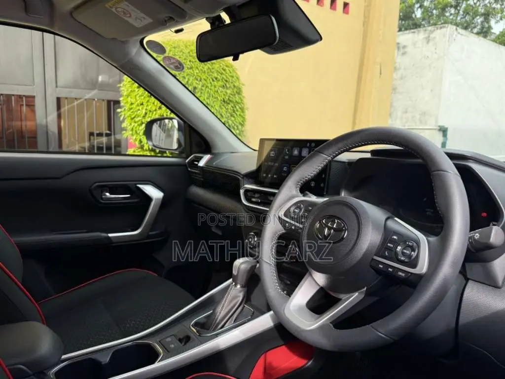 Toyota Raize 1 2L Hybrid Red 2025 SUV Unregistered (Recondition)