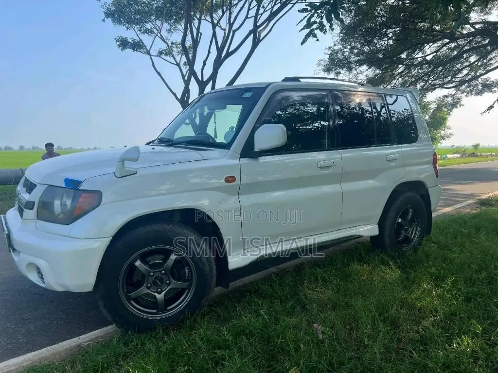 Mitsubishi Mitsubishi 2001 SUV (Used)