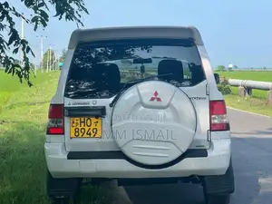 Mitsubishi Mitsubishi 2001 SUV (Used)