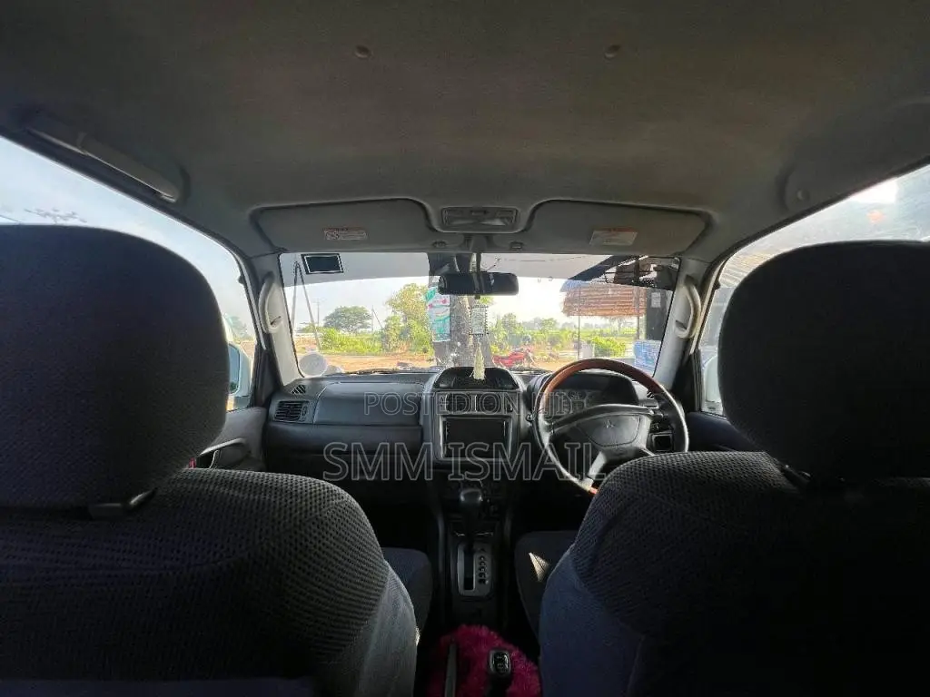 Mitsubishi Mitsubishi 2001 SUV (Used)