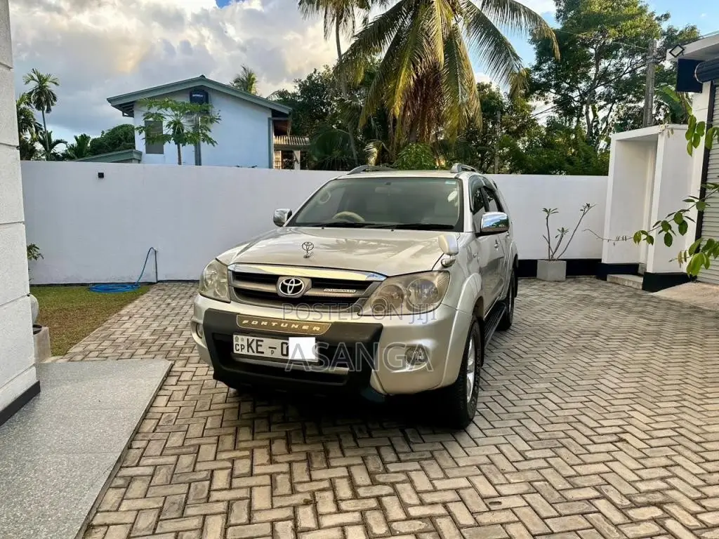Toyota Fortuner 2006 SUV (Used)
