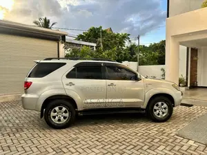 Toyota Fortuner 2006 SUV (Used)