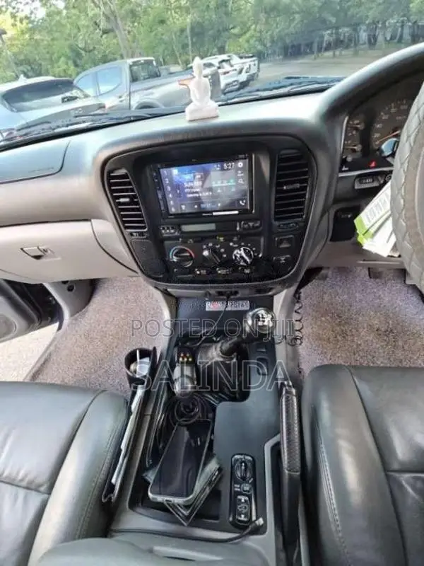 Toyota Land Cruiser 100 Series 1999 SUV (Used)
