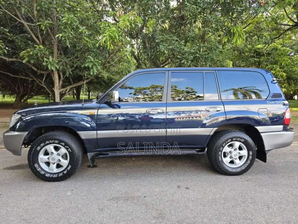 Toyota Land Cruiser 100 Series 1999 SUV (Used)