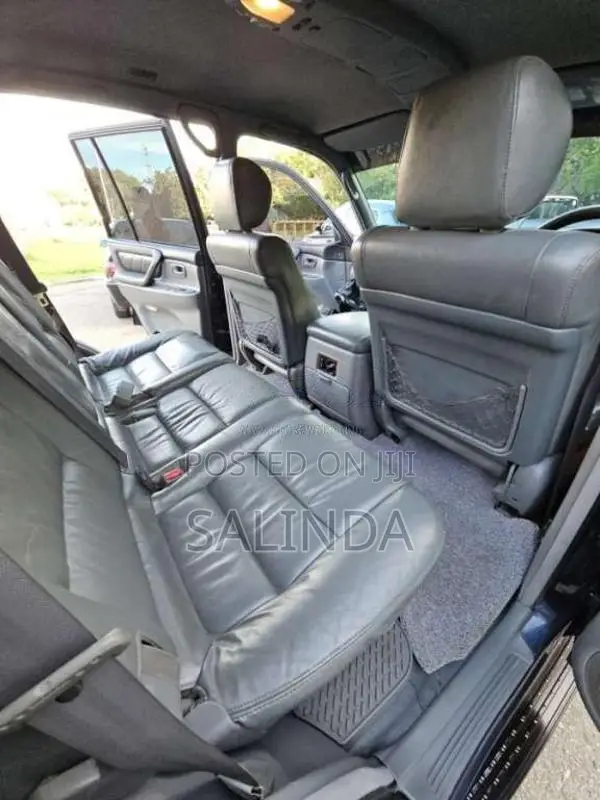 Toyota Land Cruiser 100 Series 1999 SUV (Used)