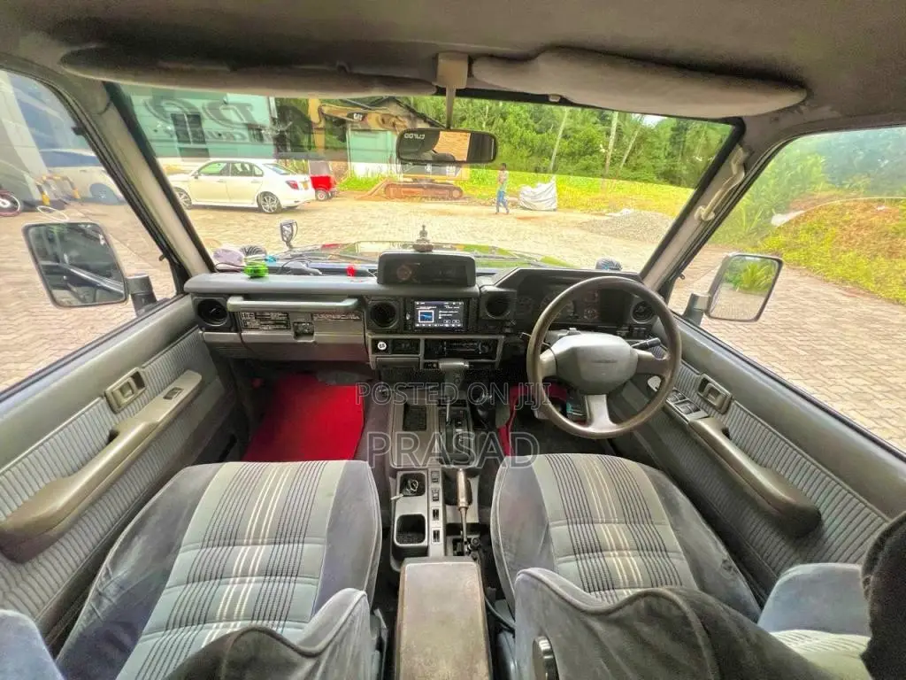 Toyota Box Prado 1988 SUV (Used)