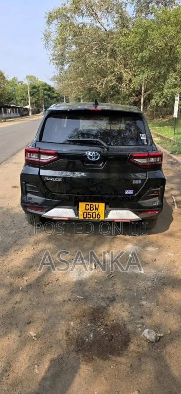 Toyota Raize Hybrid 2023 SUV (Used)