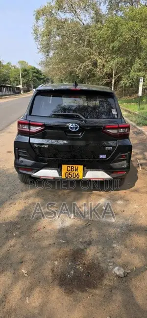 Toyota Raize Hybrid 2023 SUV (Used)