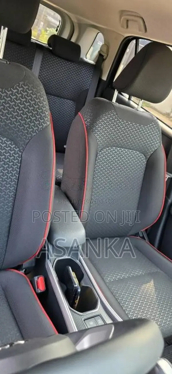 Toyota Raize Hybrid 2023 SUV (Used)