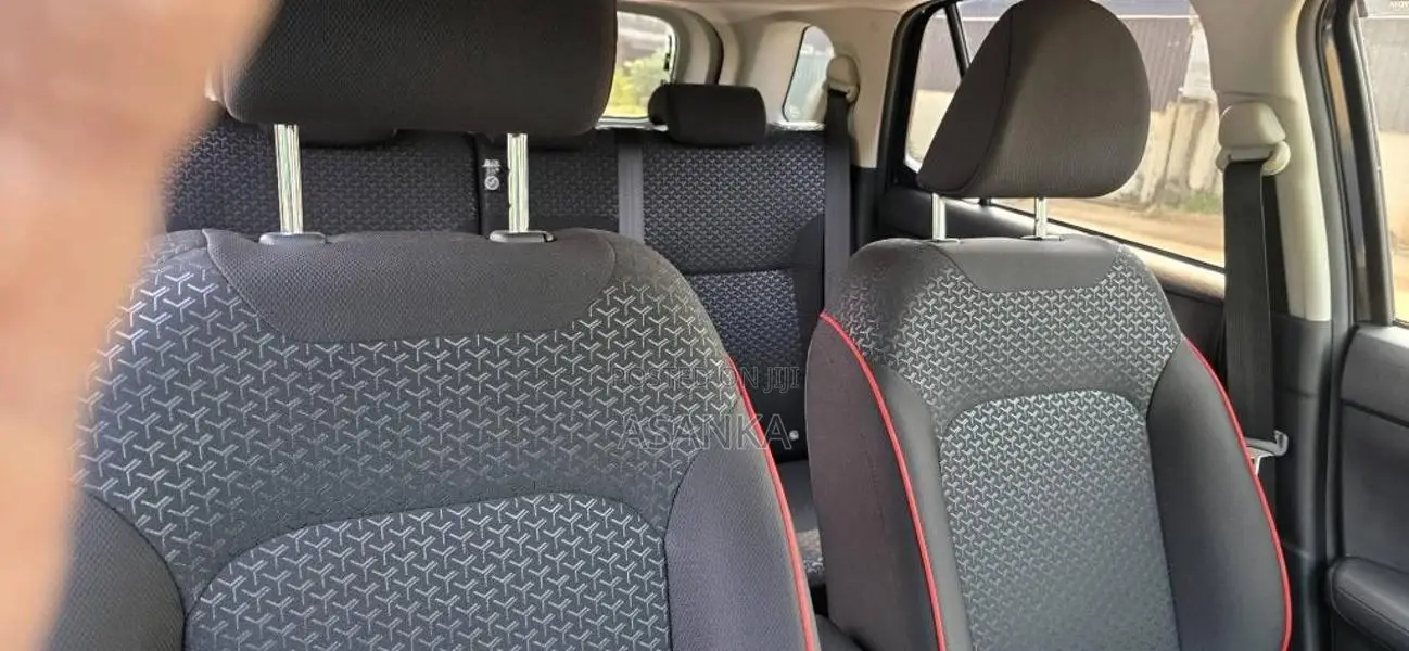 Toyota Raize Hybrid 2023 SUV (Used)