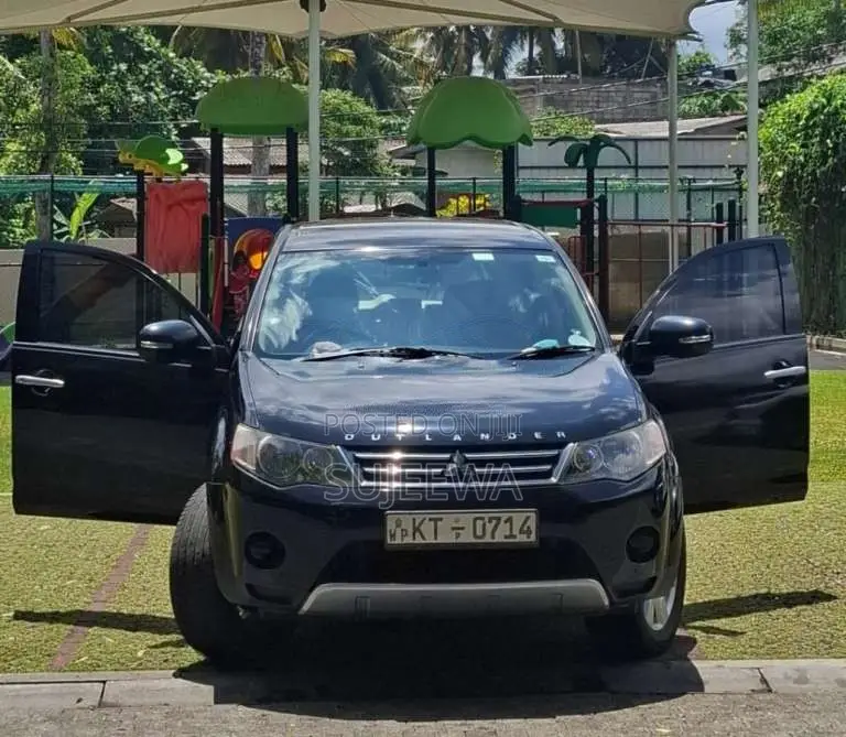 Mitsubishi Outlander 2012 SUV (Used)