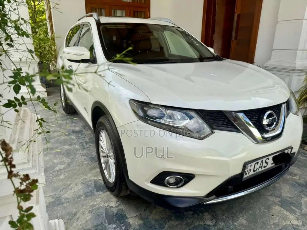 Nissan X-Trail PREMIUM 2016 SUV (Used)