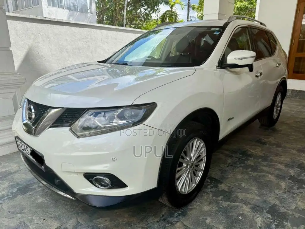 Nissan X-Trail PREMIUM 2016 SUV (Used)