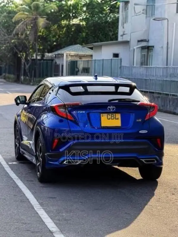 Toyota CHR 2018 SUV (Used)