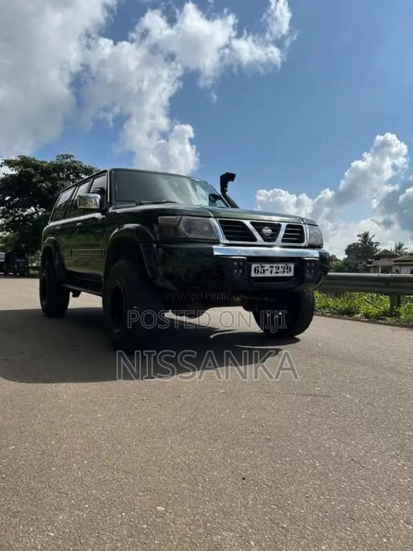 Nissan Patrol 2000 SUV (Used)
