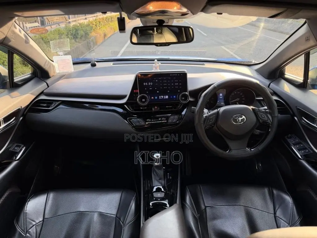 Toyota CHR 2018 SUV (Used)