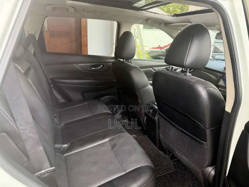 Nissan X-Trail PREMIUM 2016 SUV (Used)