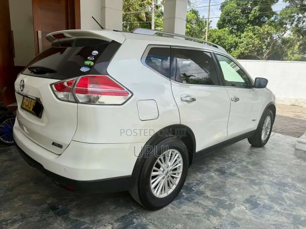 Nissan X-Trail PREMIUM 2016 SUV (Used)