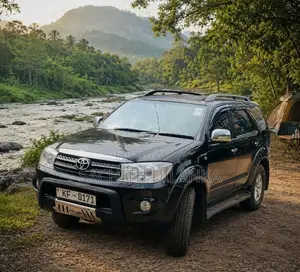 Toyota Fortuner 2006 SUV (Used)