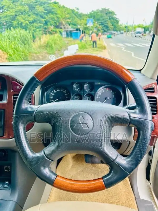 Mitsubishi Montero 2006 SUV (Used)